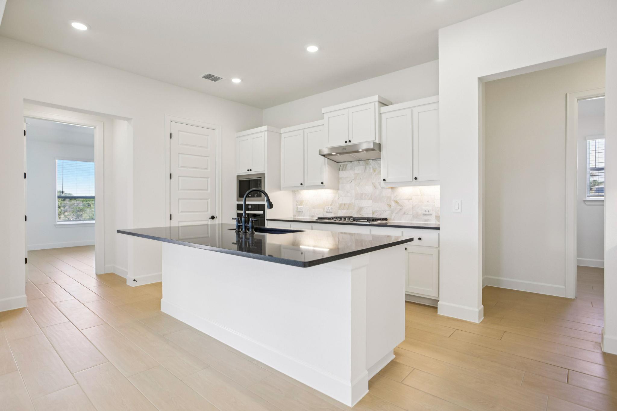 1851 Dancing Oak Ln, San Marcos, TX 78666