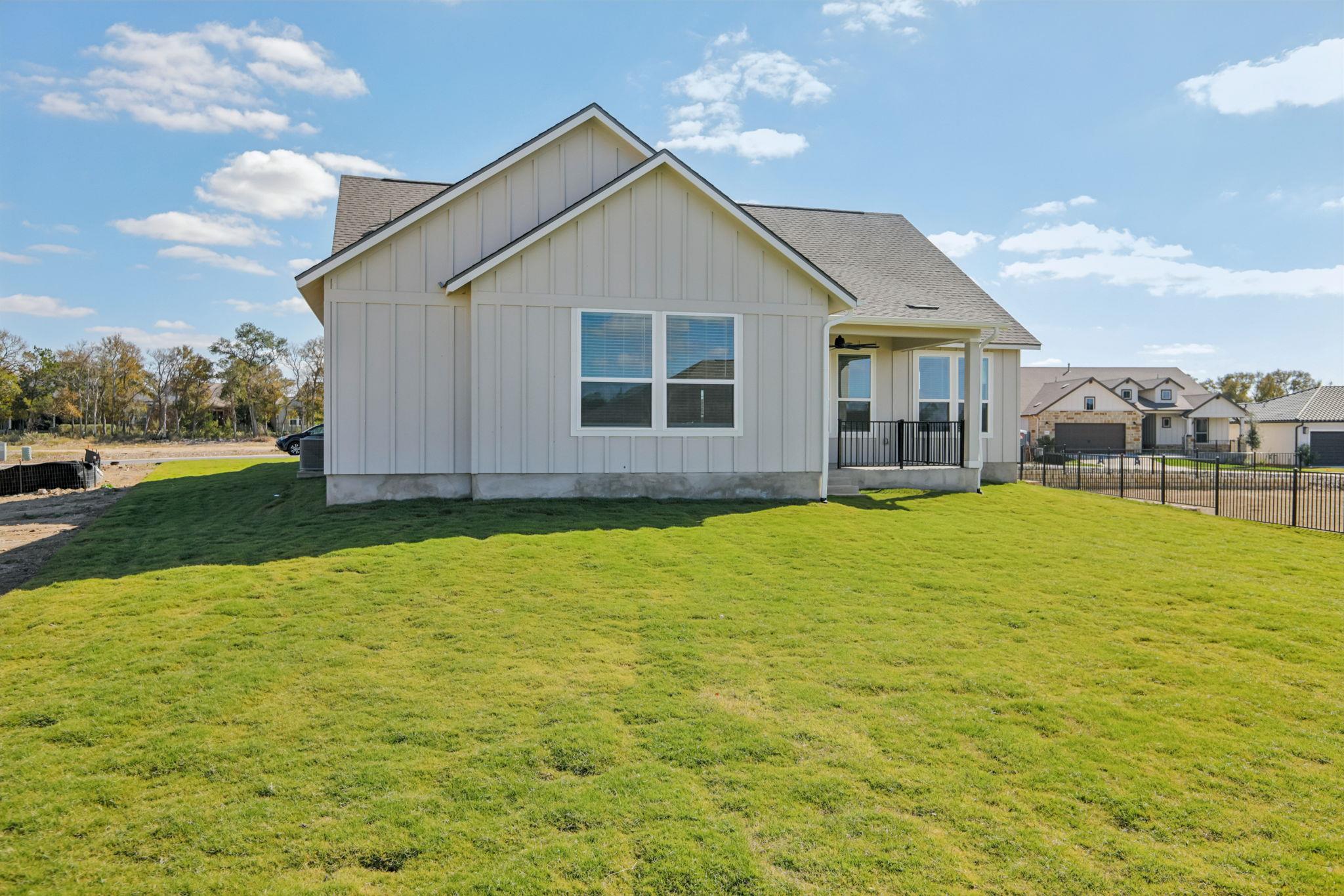 1851 Dancing Oak Ln, San Marcos, TX 78666