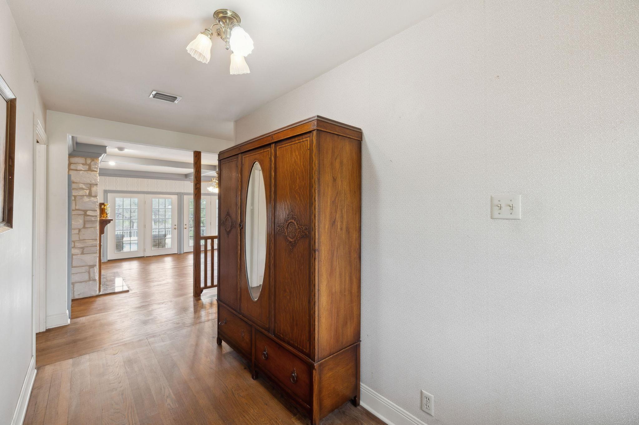 27846 Natural Bridge Caverns Rd, San Antonio, TX 78266