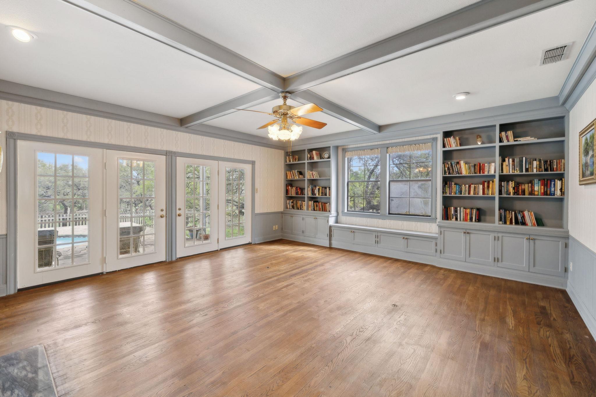 27846 Natural Bridge Caverns Rd, San Antonio, TX 78266