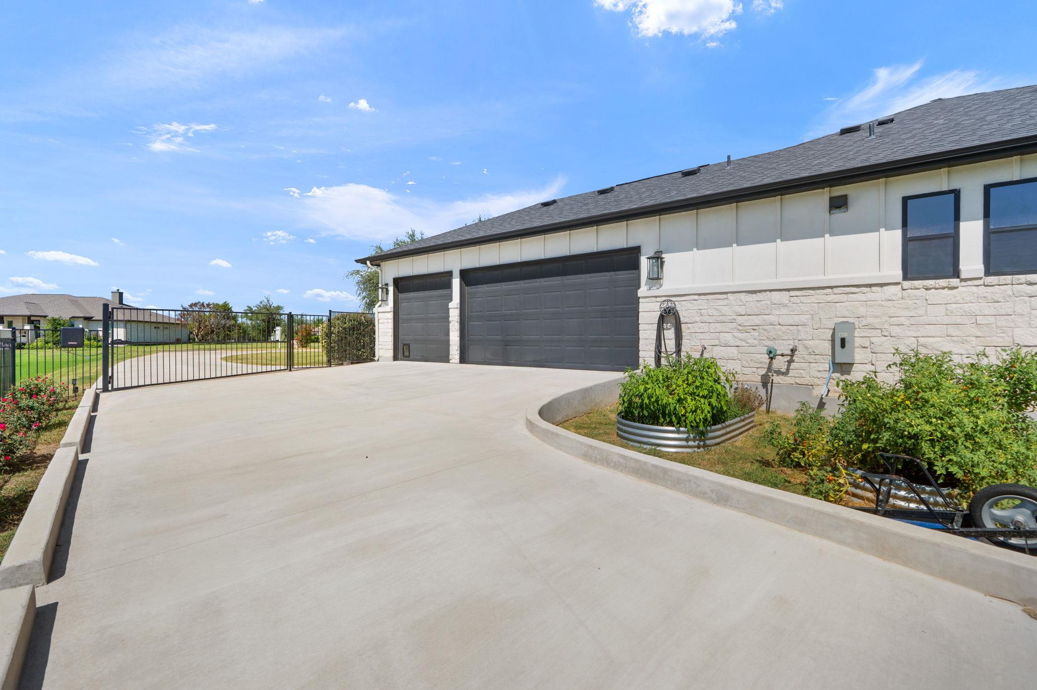 416 Buffalo Trl, Liberty Hill, TX 78642