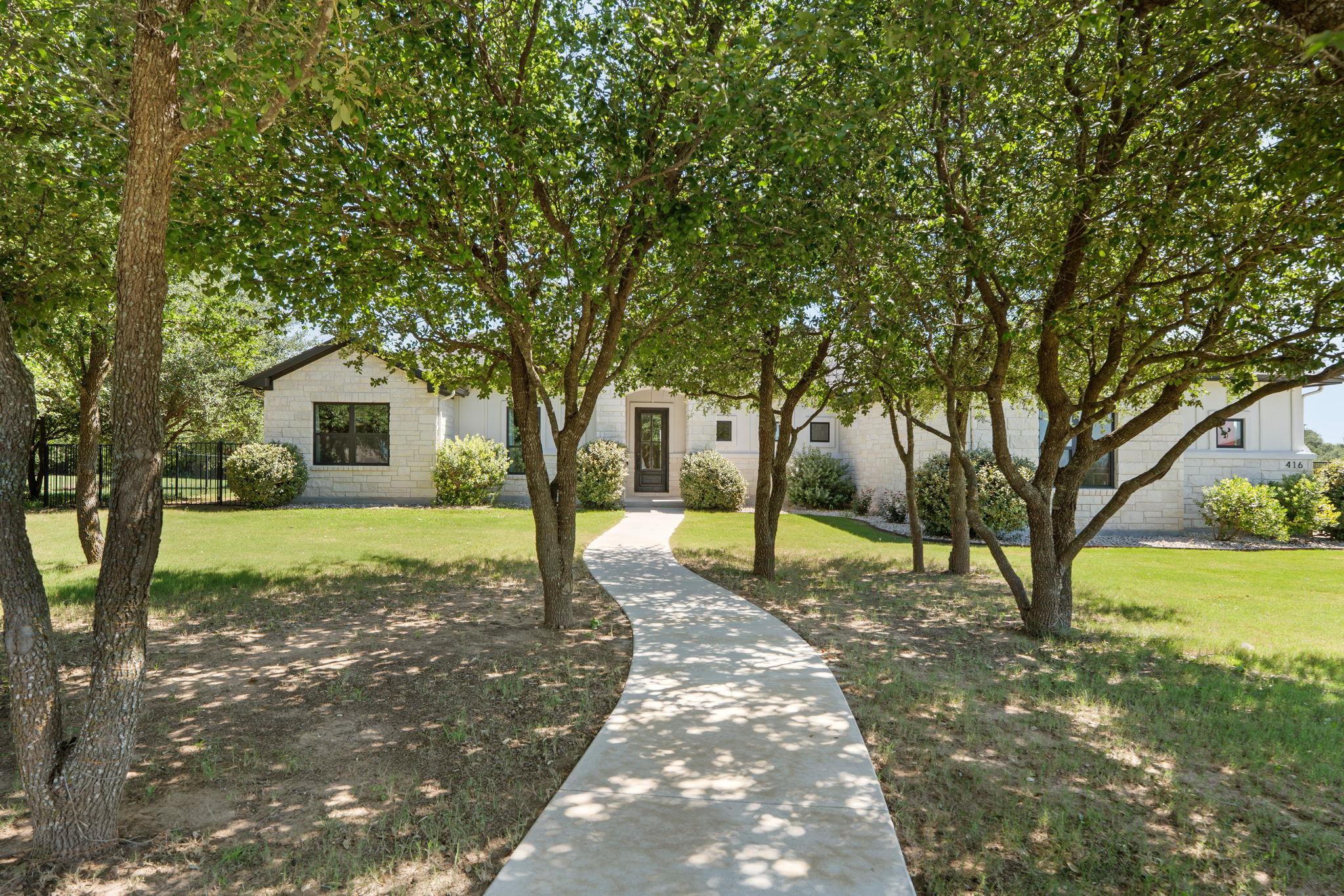 416 Buffalo Trl, Liberty Hill, TX 78642