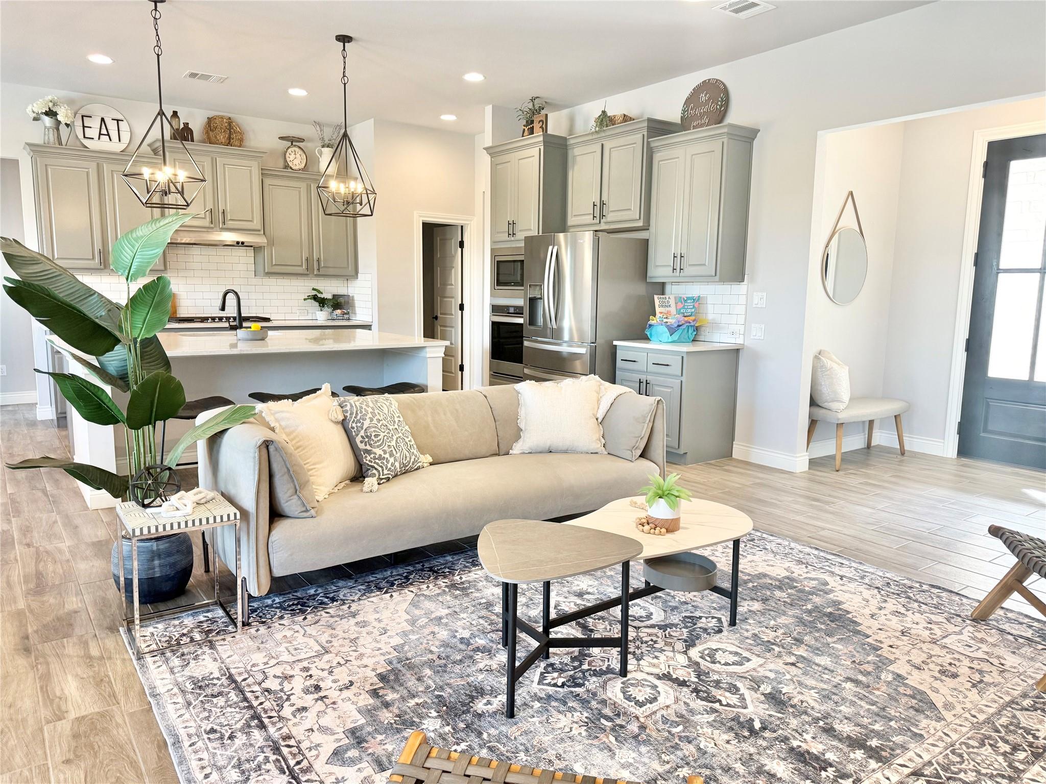 416 Buffalo Trl, Liberty Hill, TX 78642