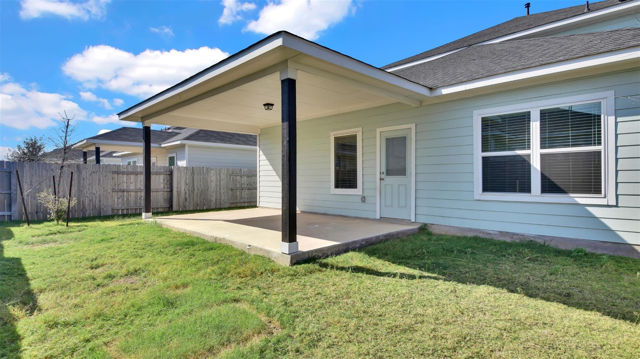 113 Greenthread Dr, Liberty Hill, TX 78642