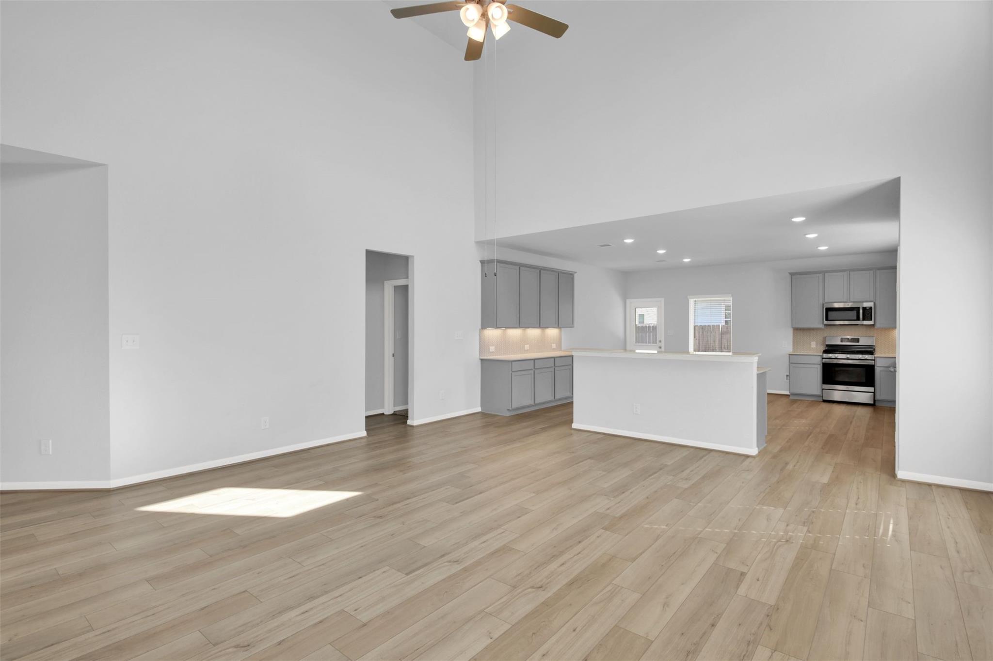 113 Greenthread Dr, Liberty Hill, TX 78642