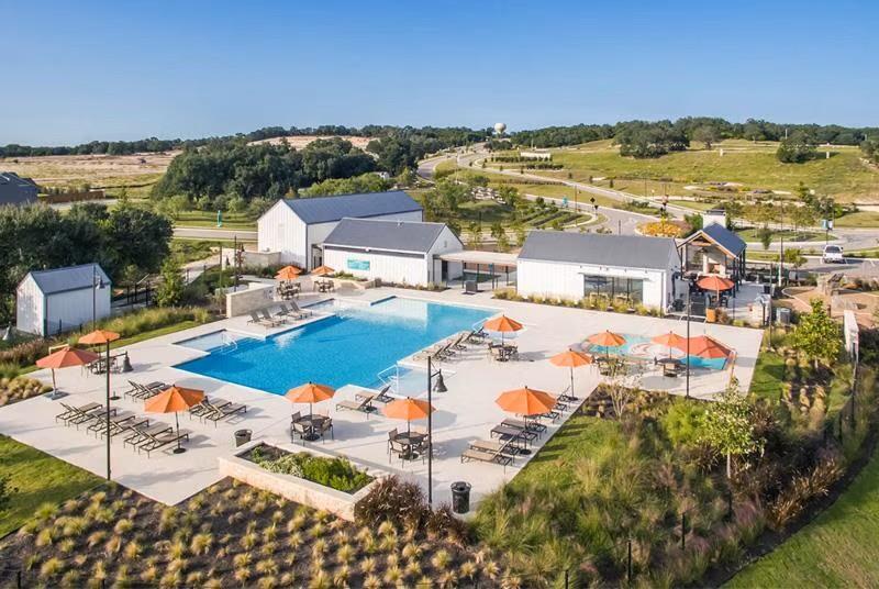 113 Greenthread Dr, Liberty Hill, TX 78642