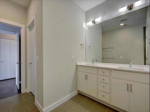 5616 S 1st St # 43, Austin, TX 78745
