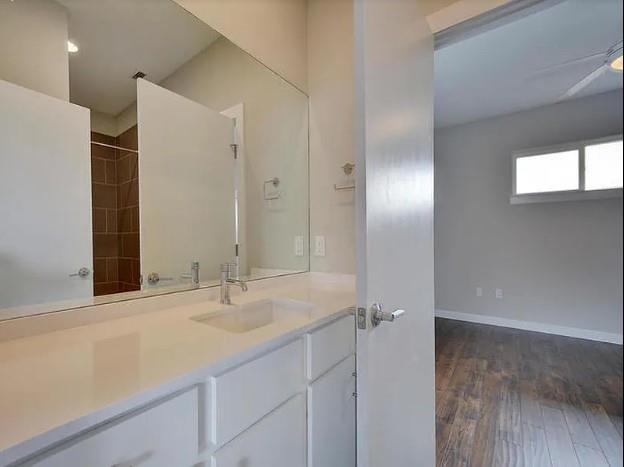 5616 S 1st St # 43, Austin, TX 78745