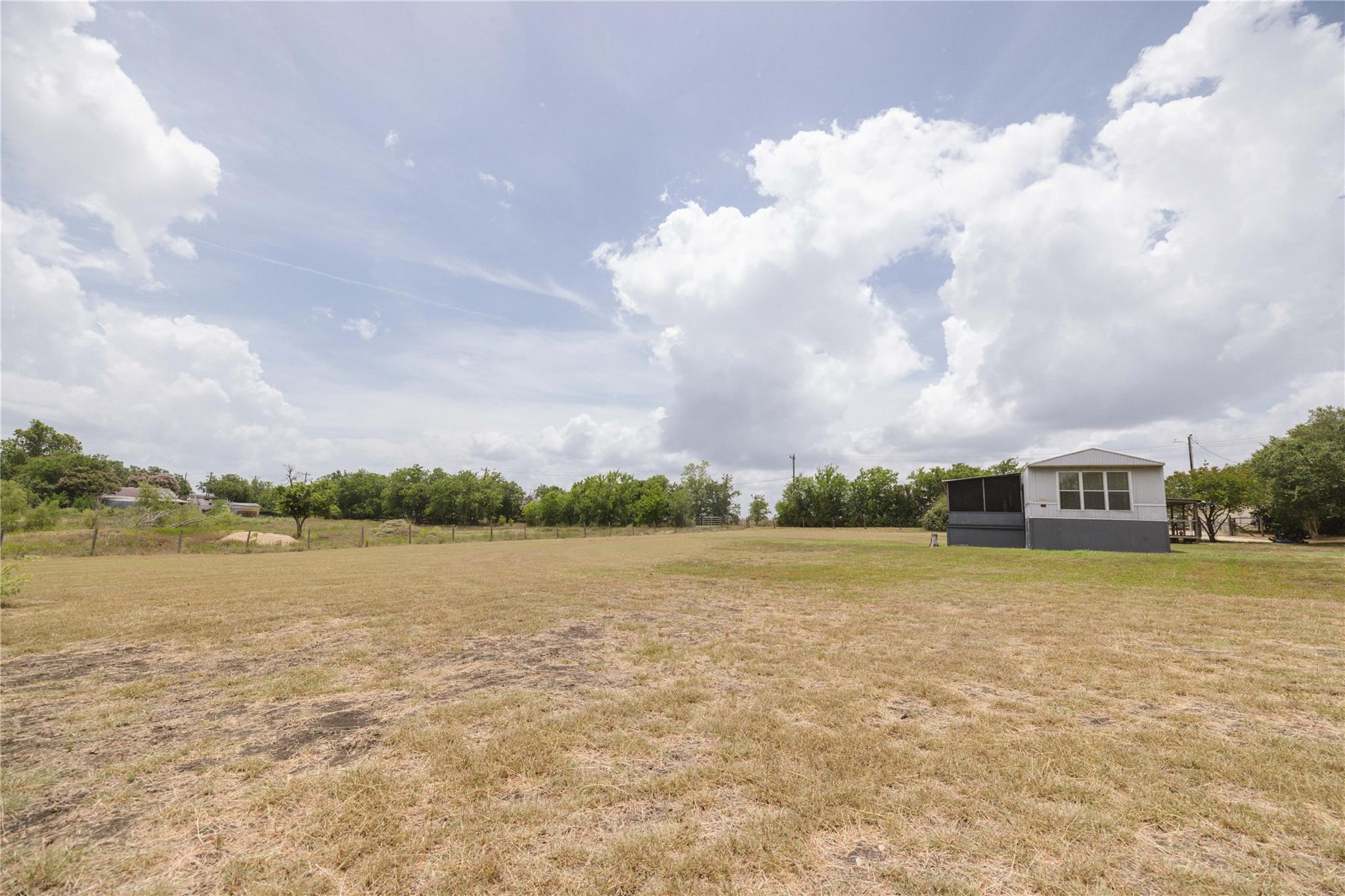 305 Martin Church Rd, Niederwald, TX 78640