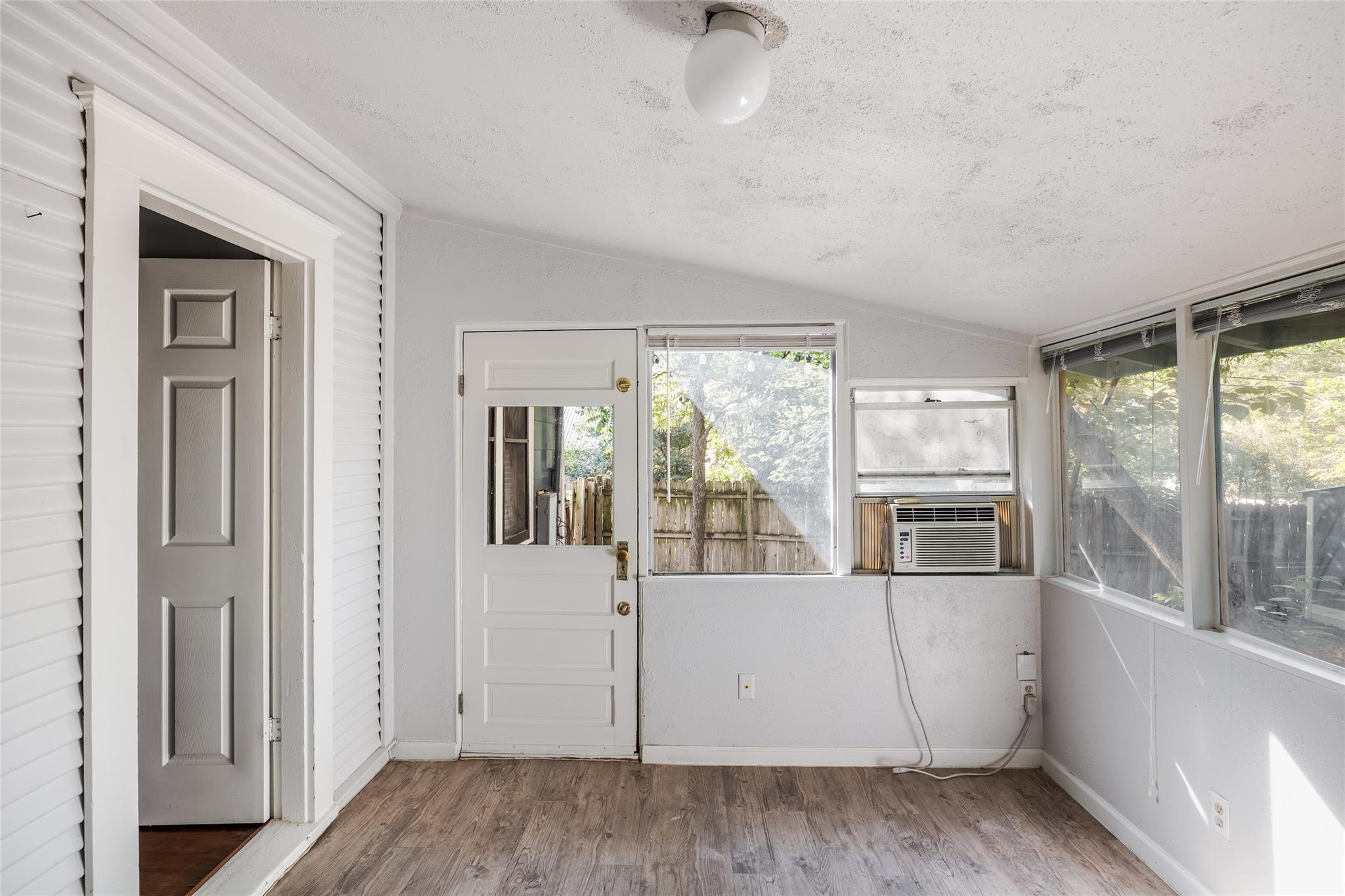 217 Leland St, Austin, TX 78704