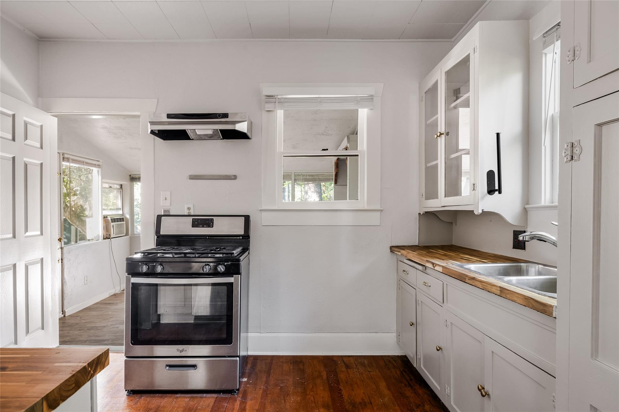 217 Leland St, Austin, TX 78704