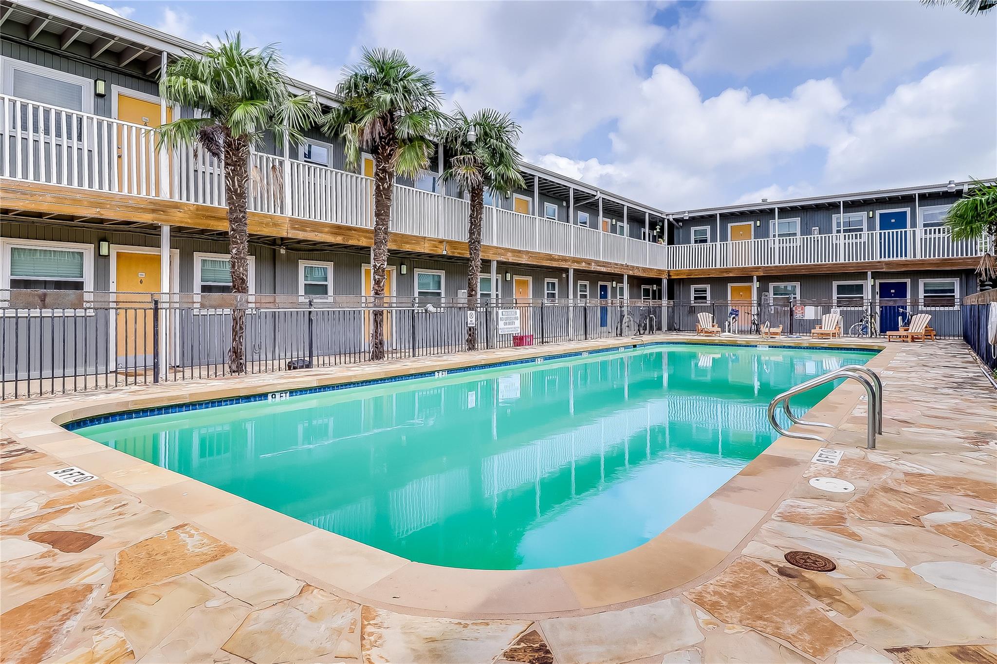 2401 Manor Rd # 210, Austin, TX 78722