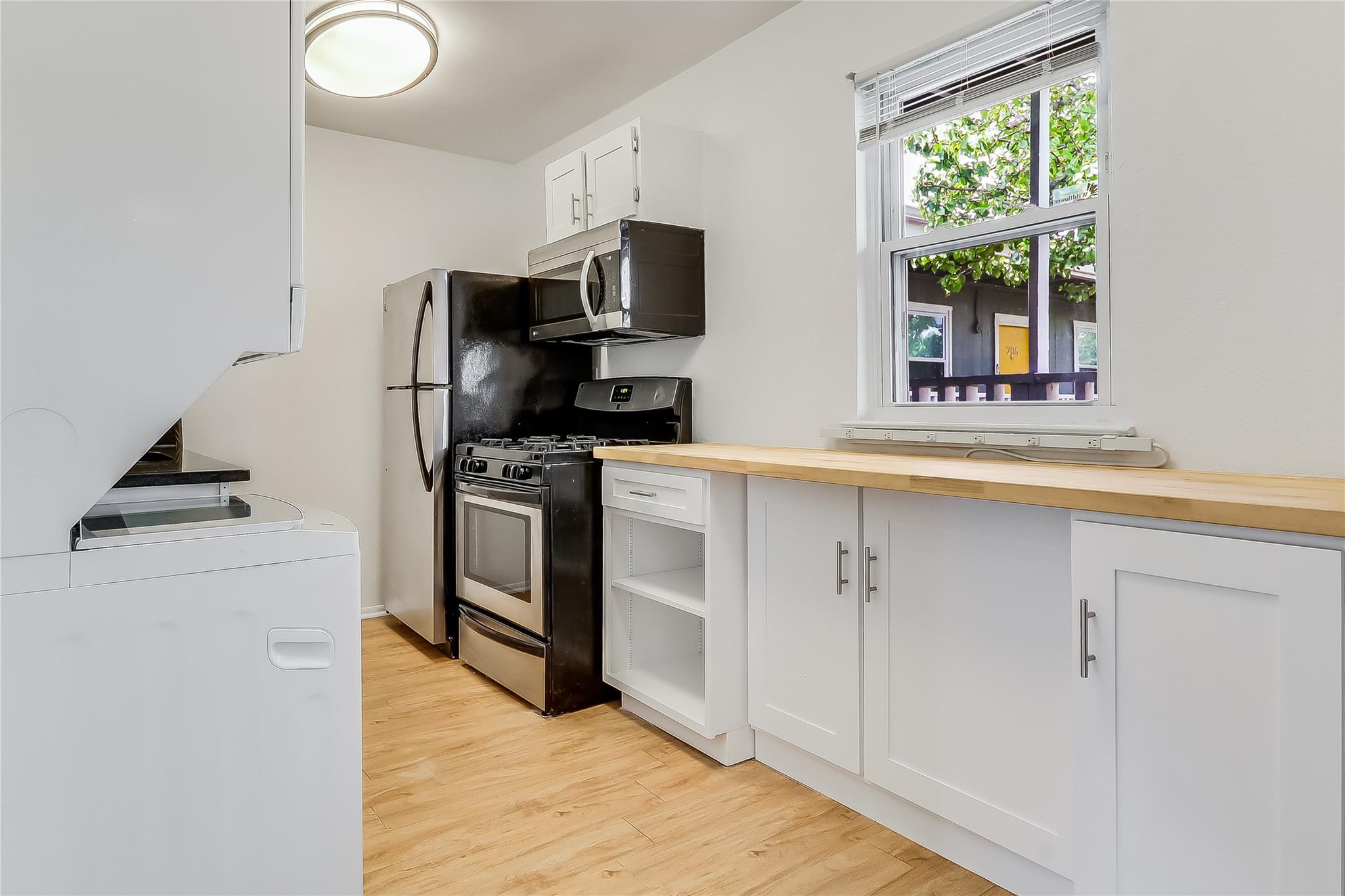 2401 Manor Rd # 210, Austin, TX 78722