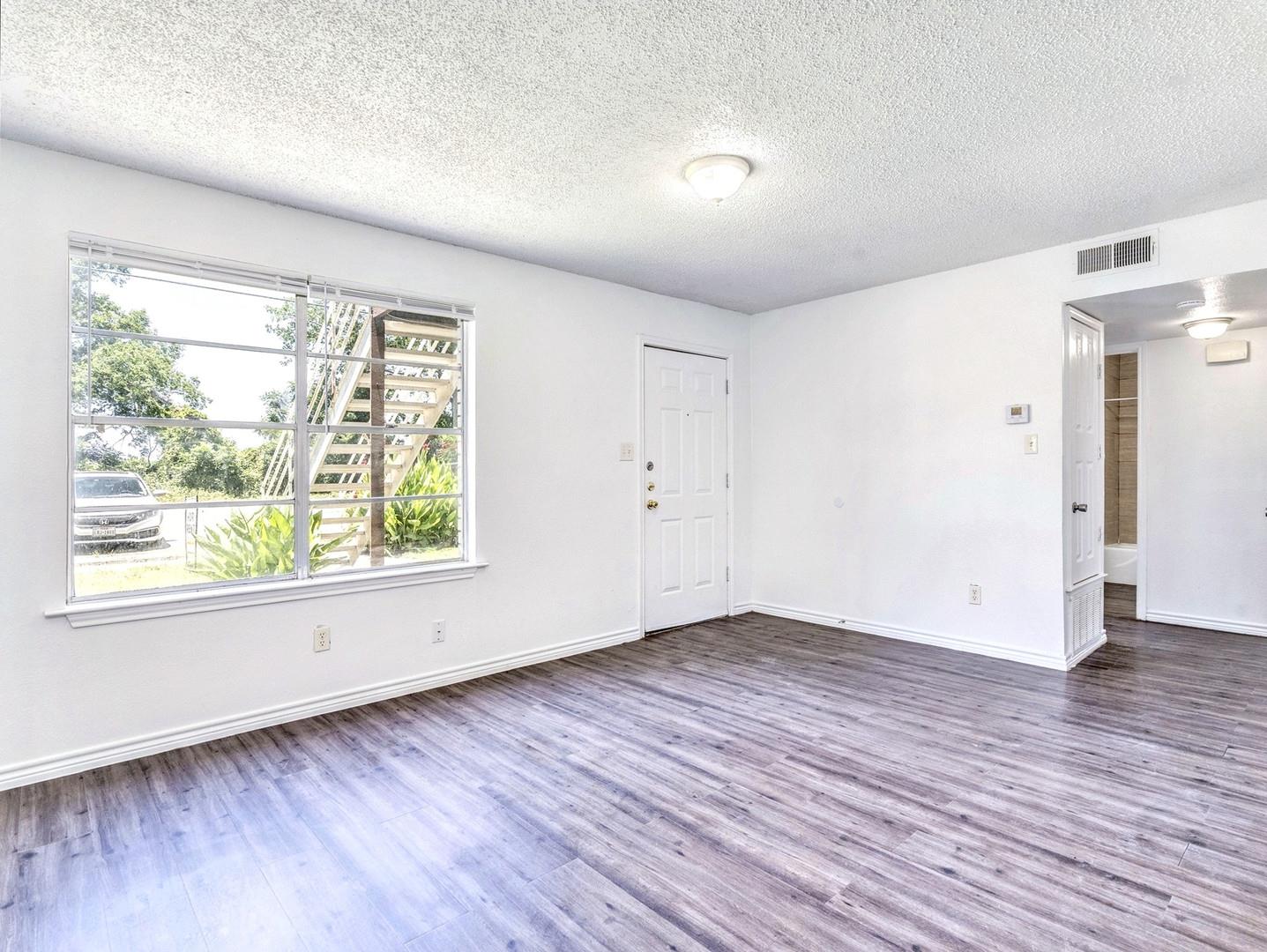 744 Old Martindale Rd, San Marcos, TX 78666