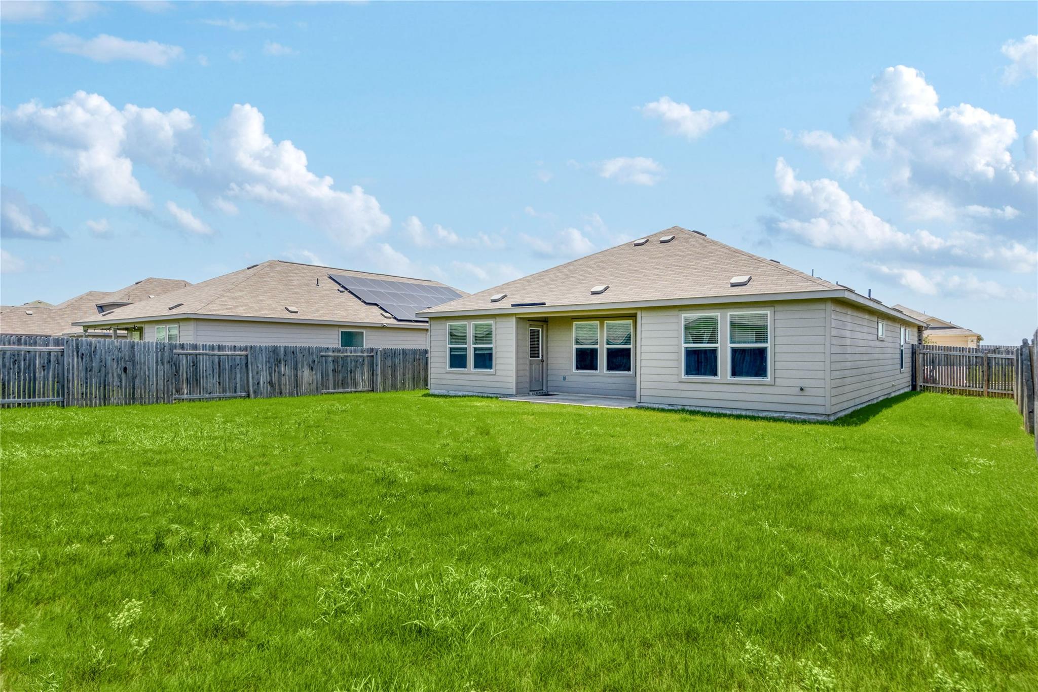 421 Bluejack Way, Hutto, TX 78634
