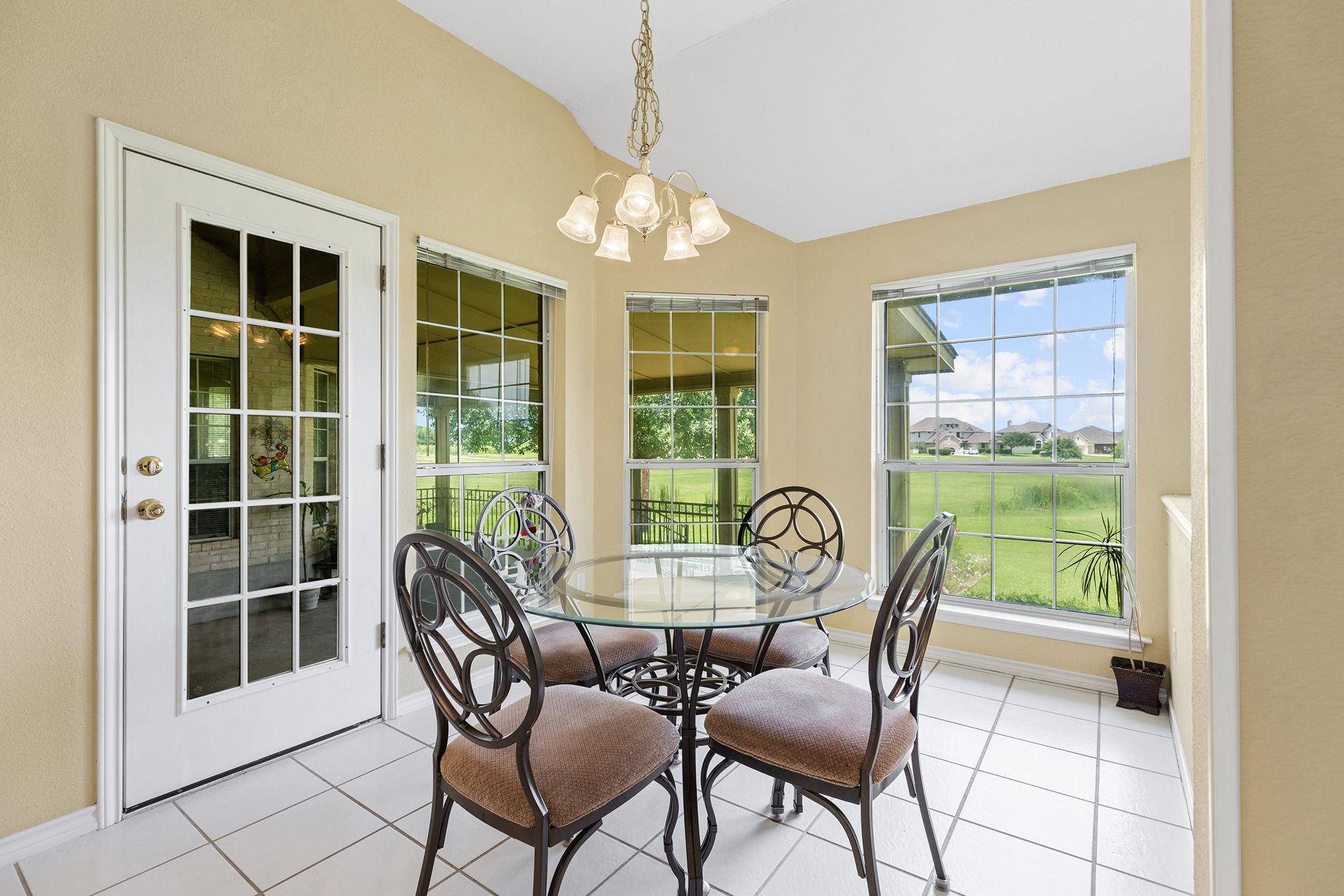 19425 Kennemer Dr, Pflugerville, TX 78660