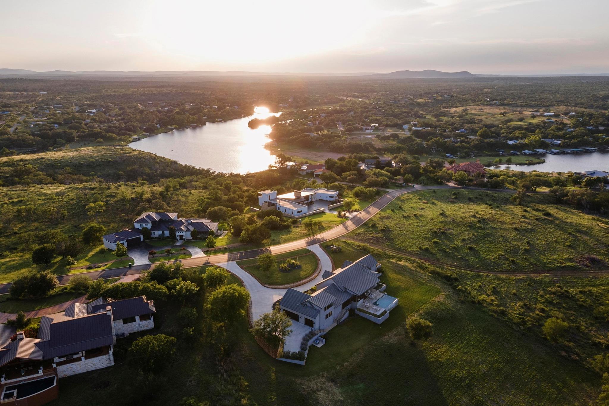 111 Rock N Robyn Trail, Horseshoe Bay, TX 78657
