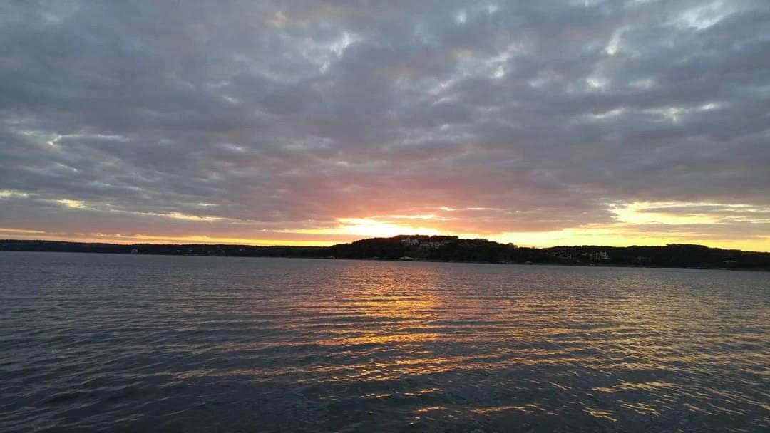 21000 Highland Lake Dr, Lago Vista, TX 78645