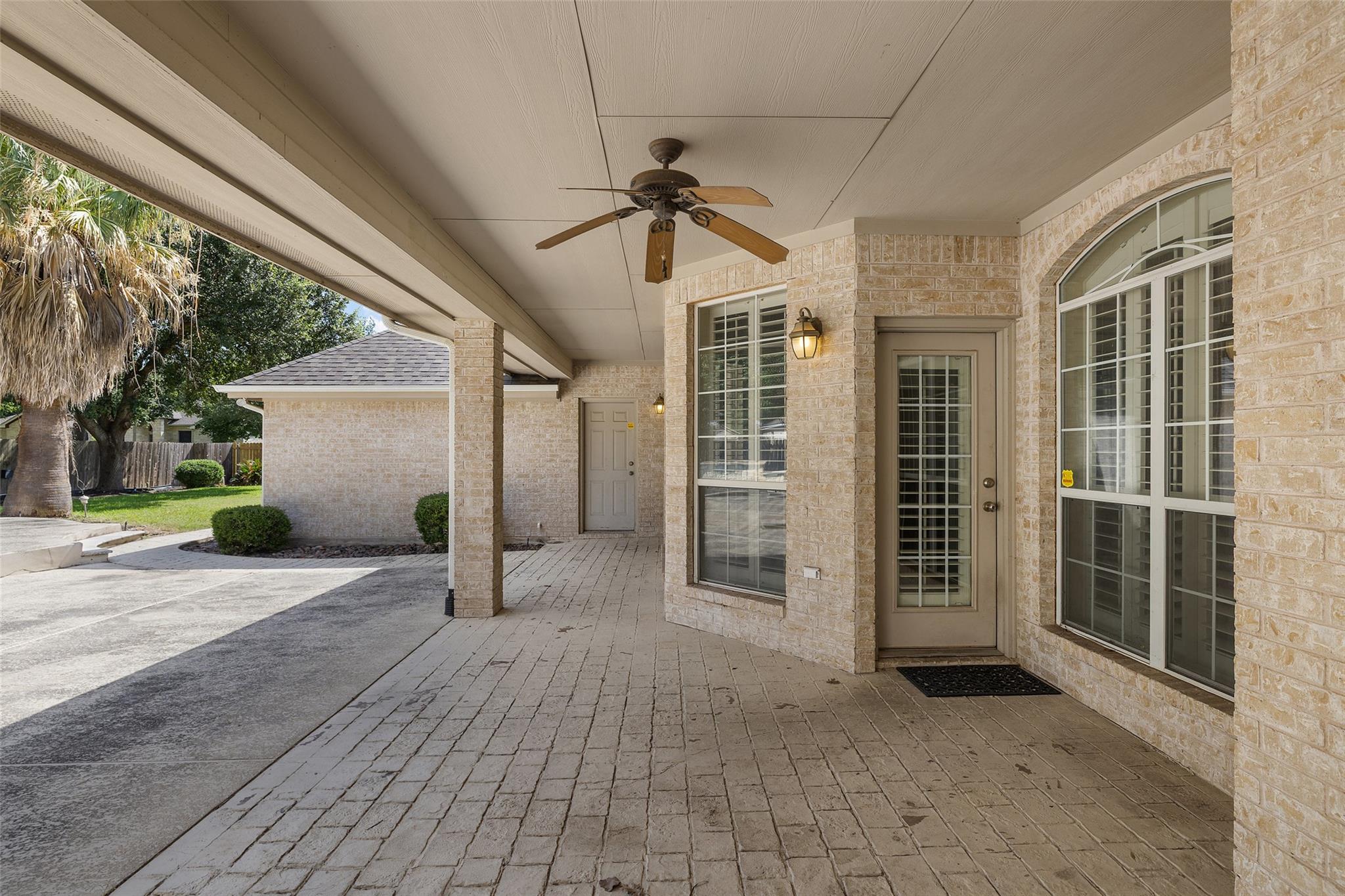 1300 Cypress Trl, Taylor, TX 76574