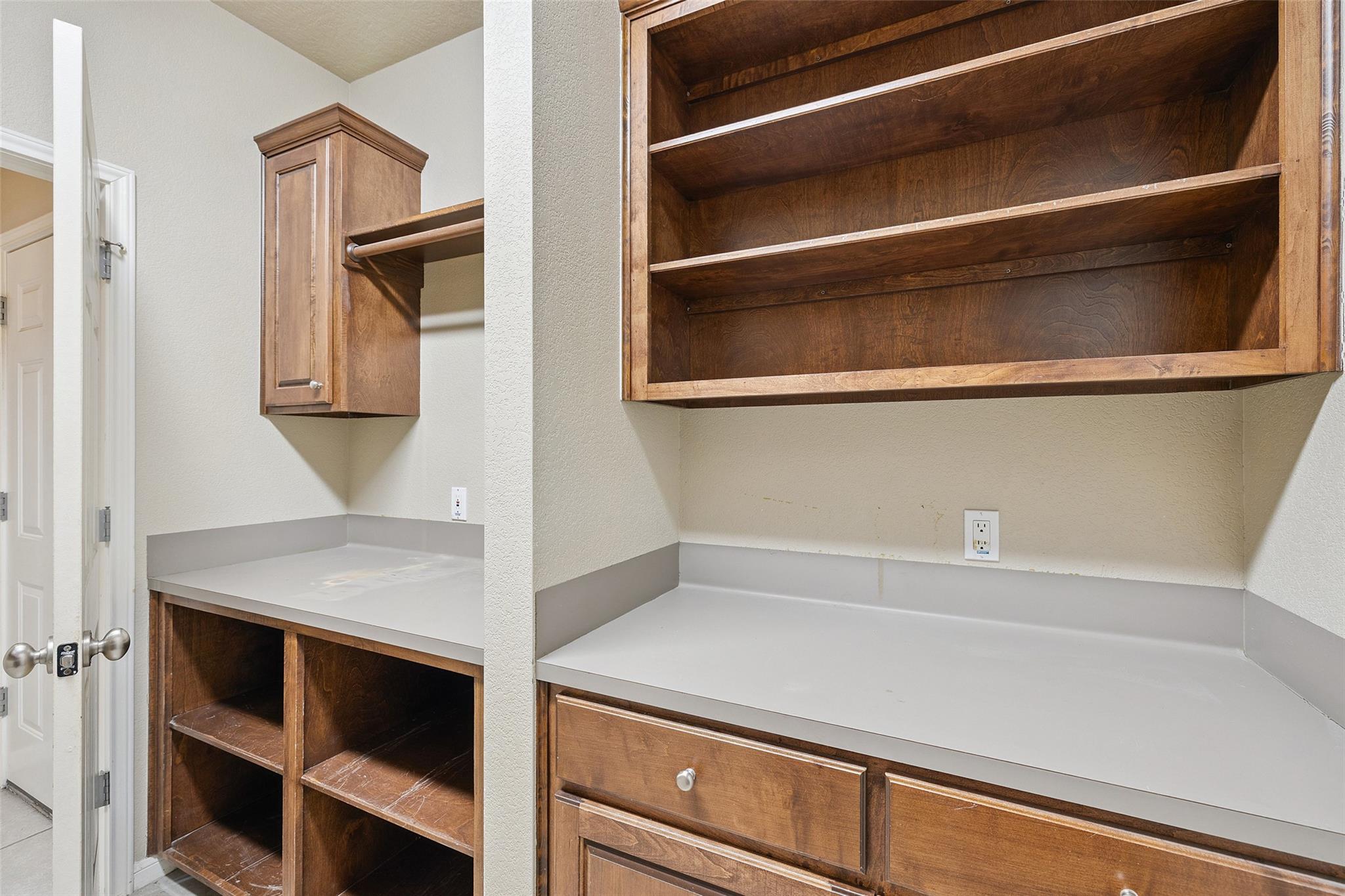 1300 Cypress Trl, Taylor, TX 76574