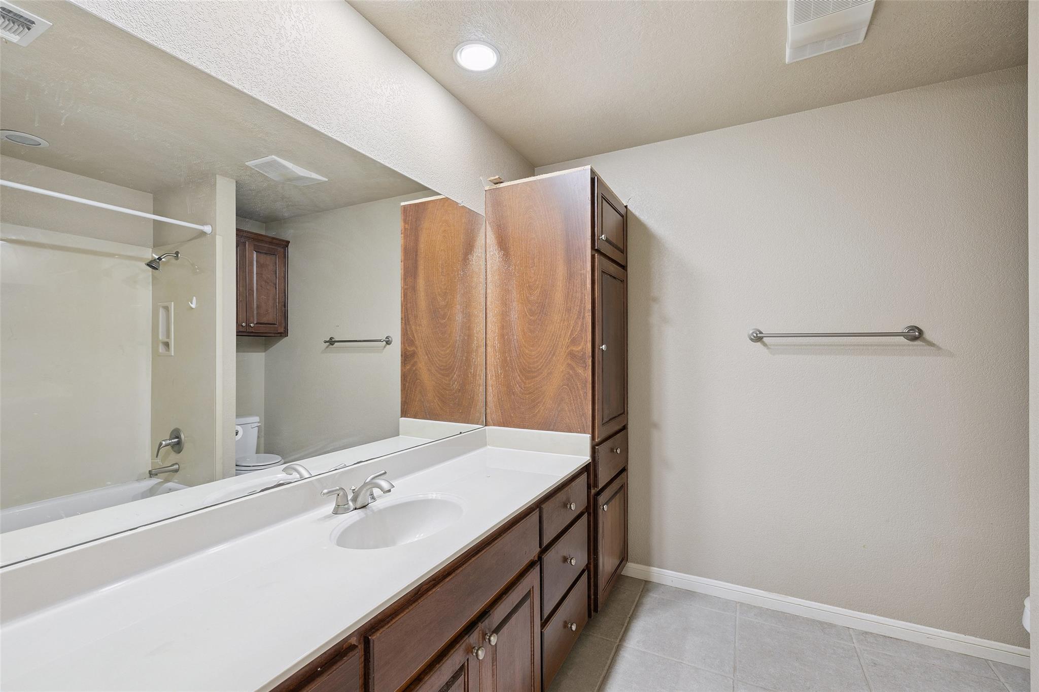 1300 Cypress Trl, Taylor, TX 76574