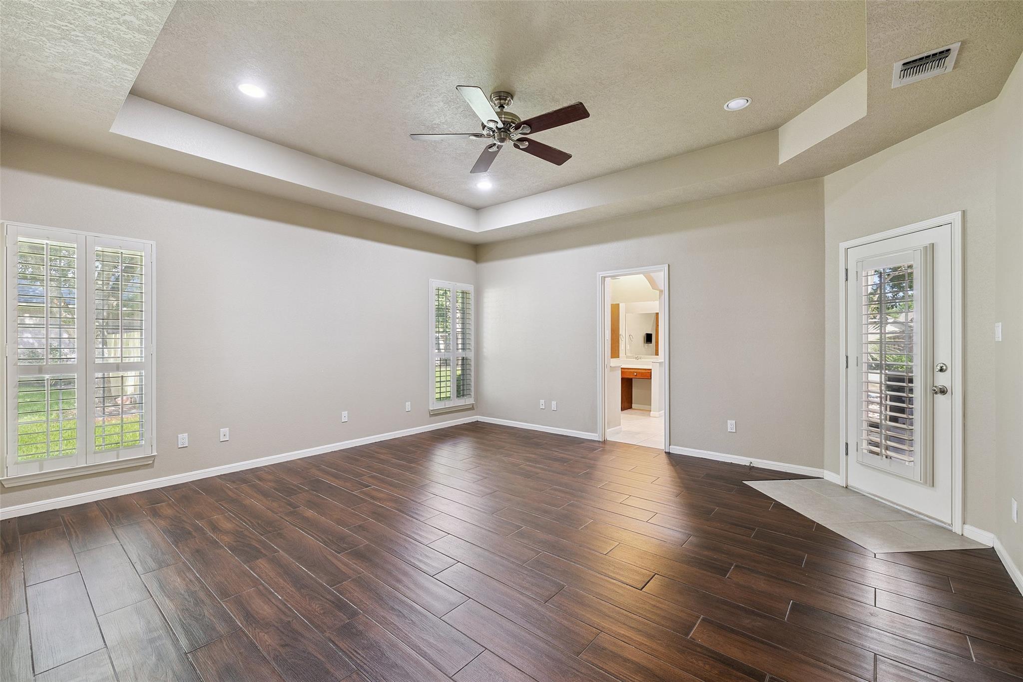 1300 Cypress Trl, Taylor, TX 76574