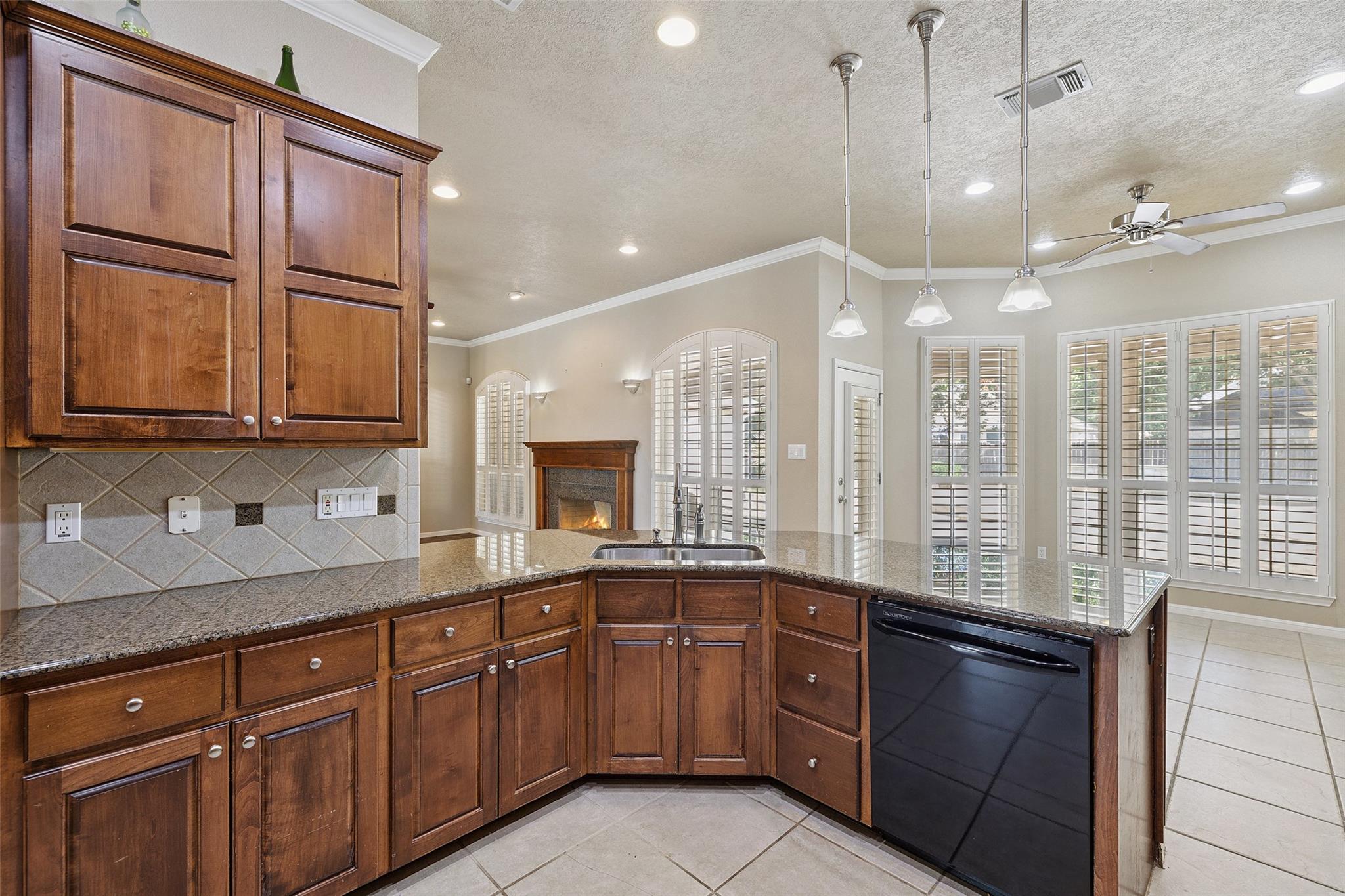 1300 Cypress Trl, Taylor, TX 76574