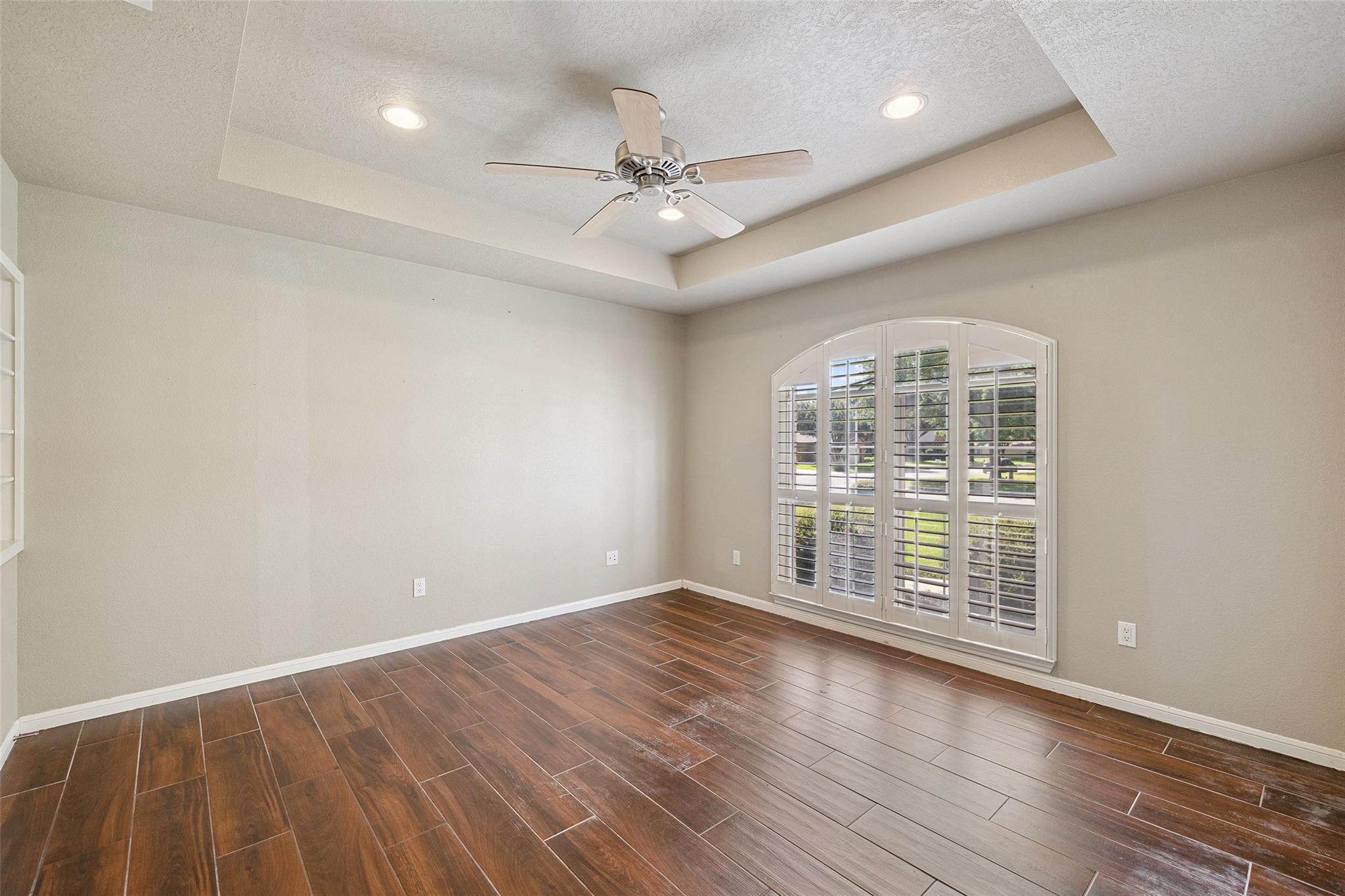 1300 Cypress Trl, Taylor, TX 76574