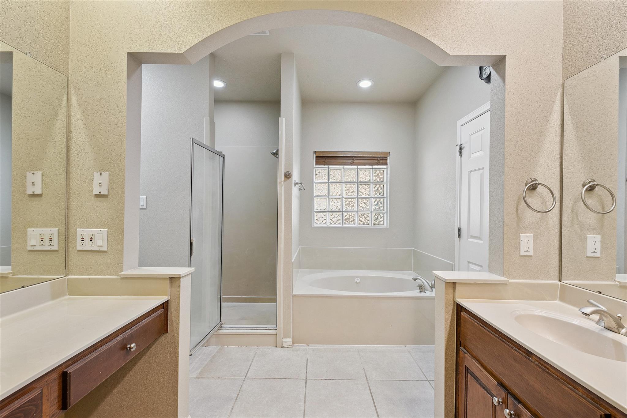 1300 Cypress Trl, Taylor, TX 76574