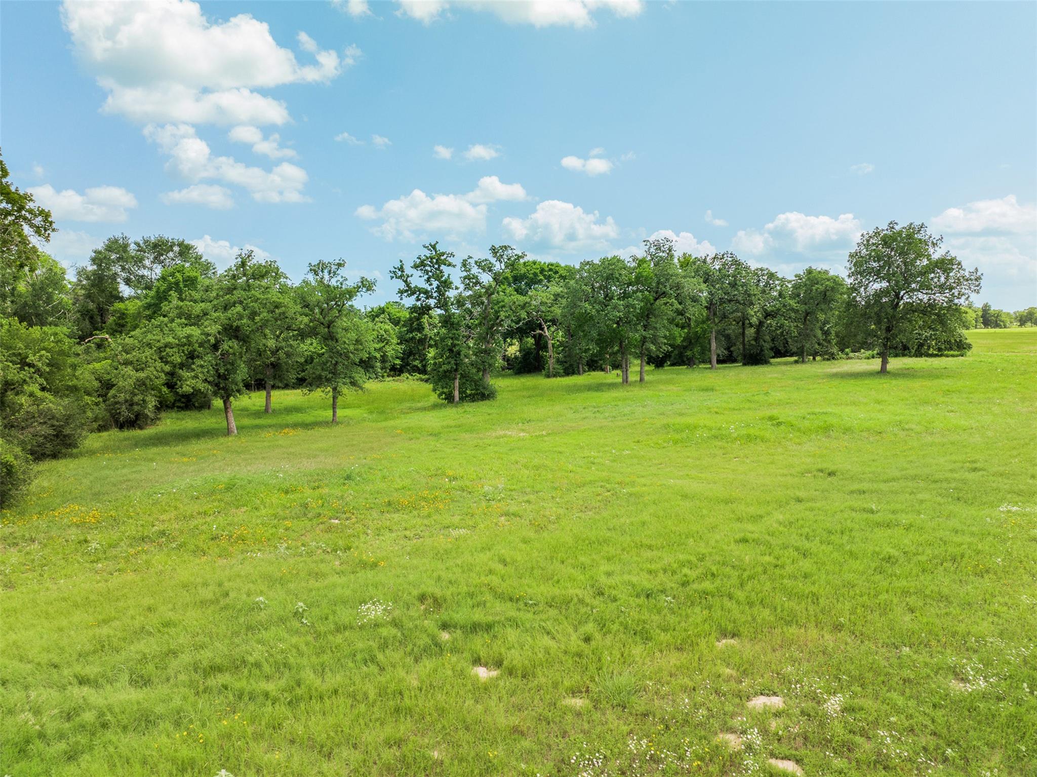 1122 County Road 344 Rd, Lexington, TX 78947