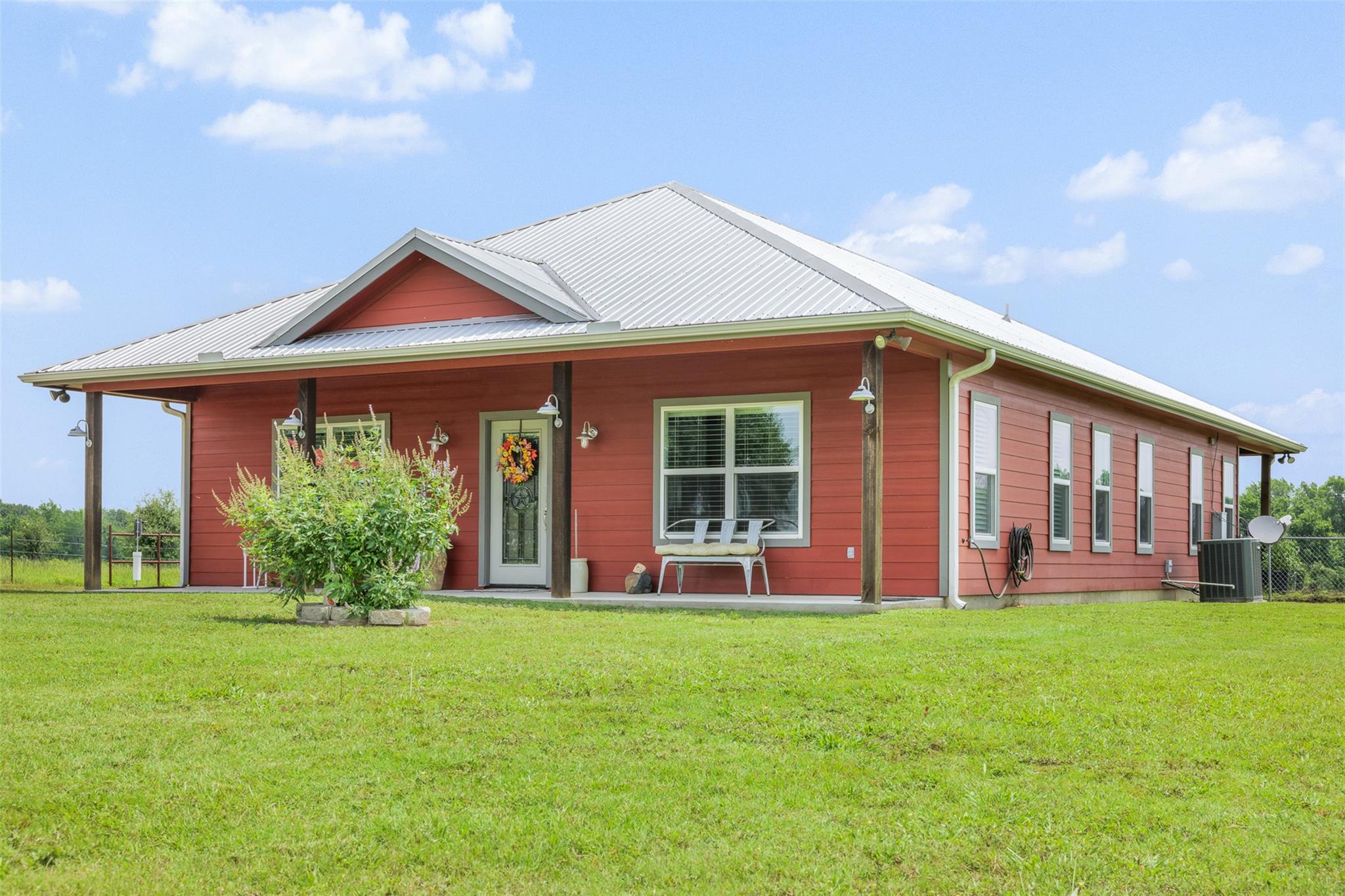 1122 County Road 344 Rd, Lexington, TX 78947