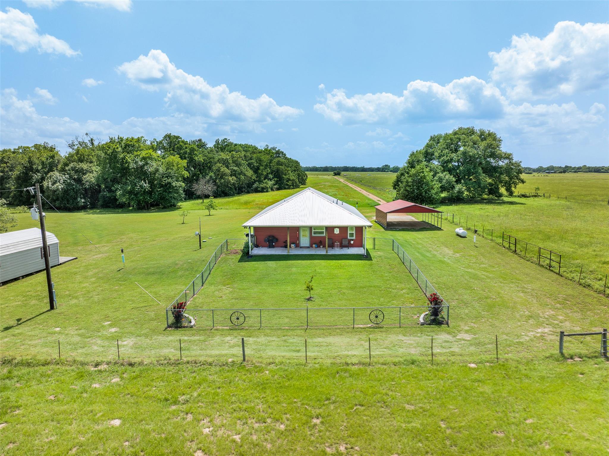 1122 County Road 344 Rd, Lexington, TX 78947
