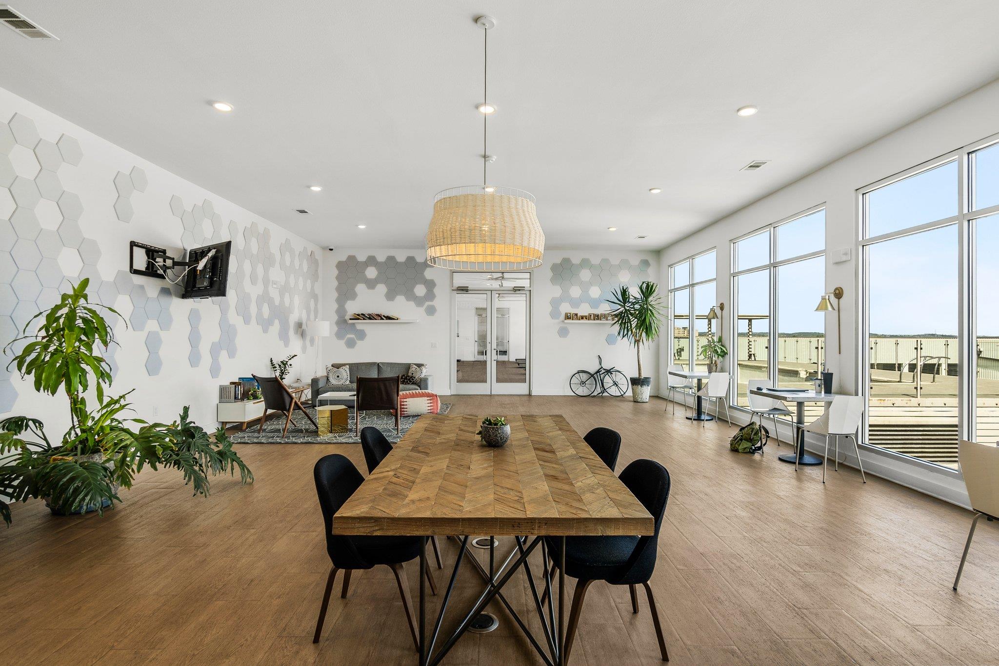 4361 S Congress Ave # 636, Austin, TX 78745