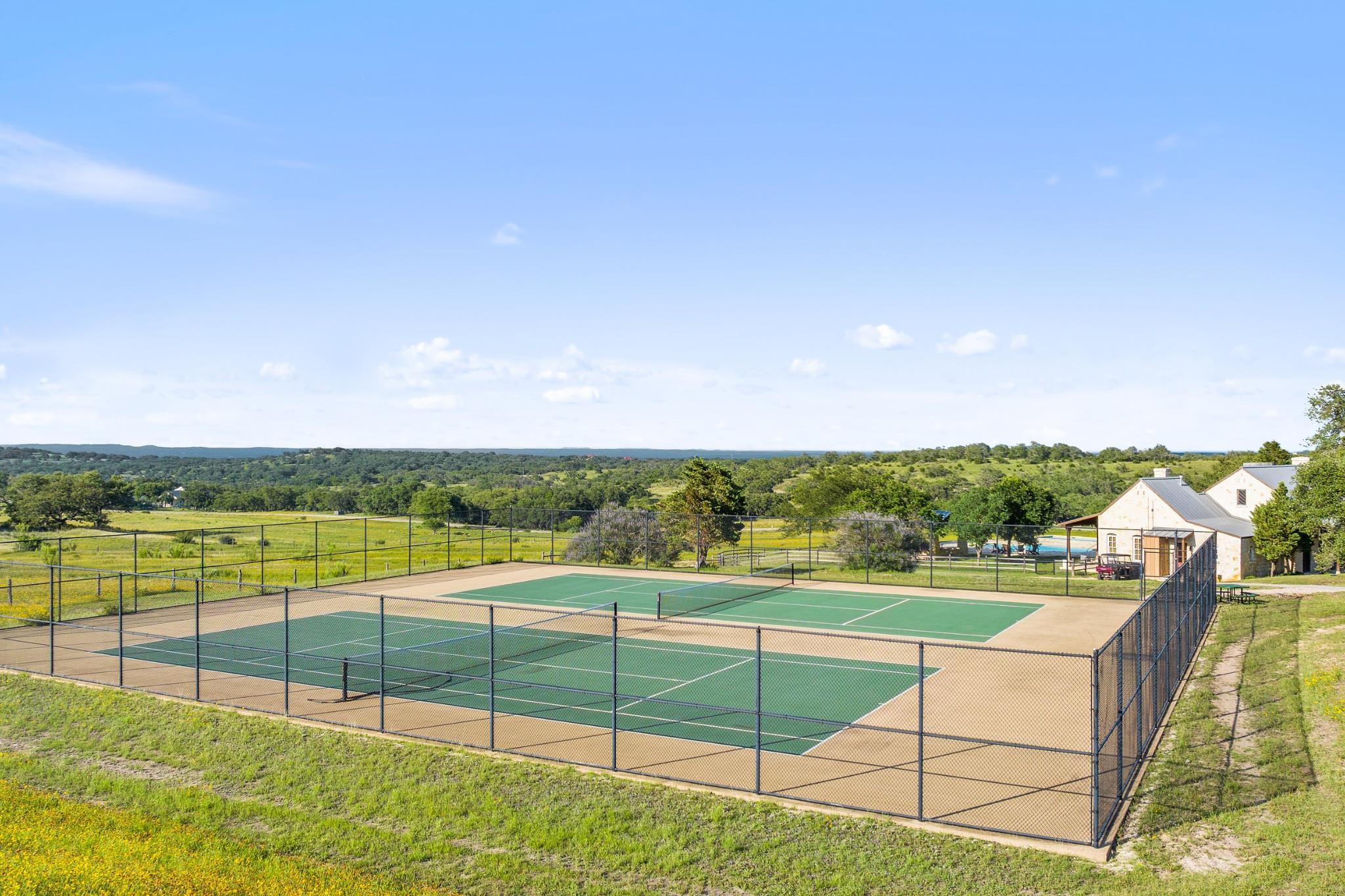 577 Cattle Creek Rd, Johnson City, TX 78636