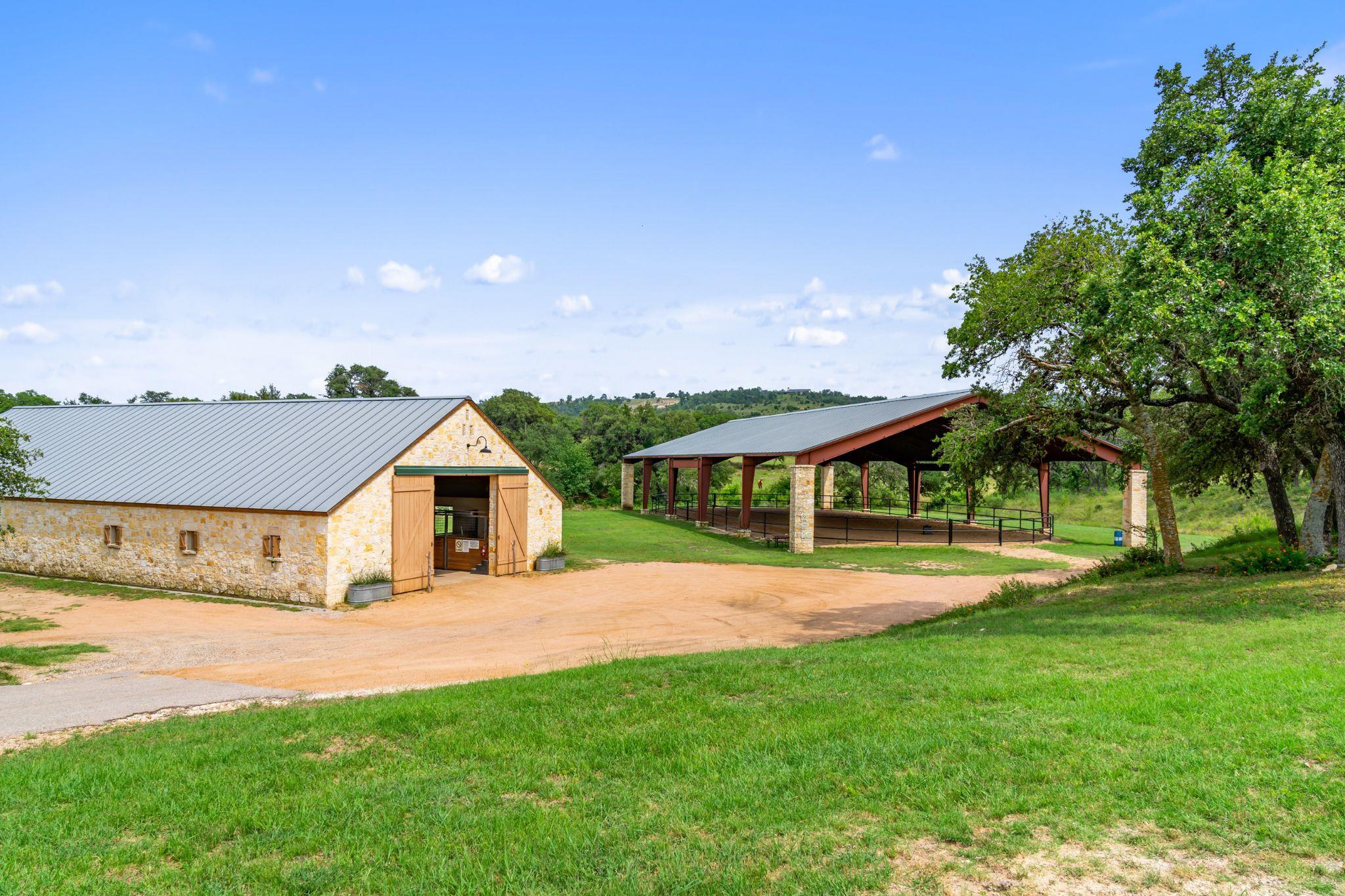 577 Cattle Creek Rd, Johnson City, TX 78636