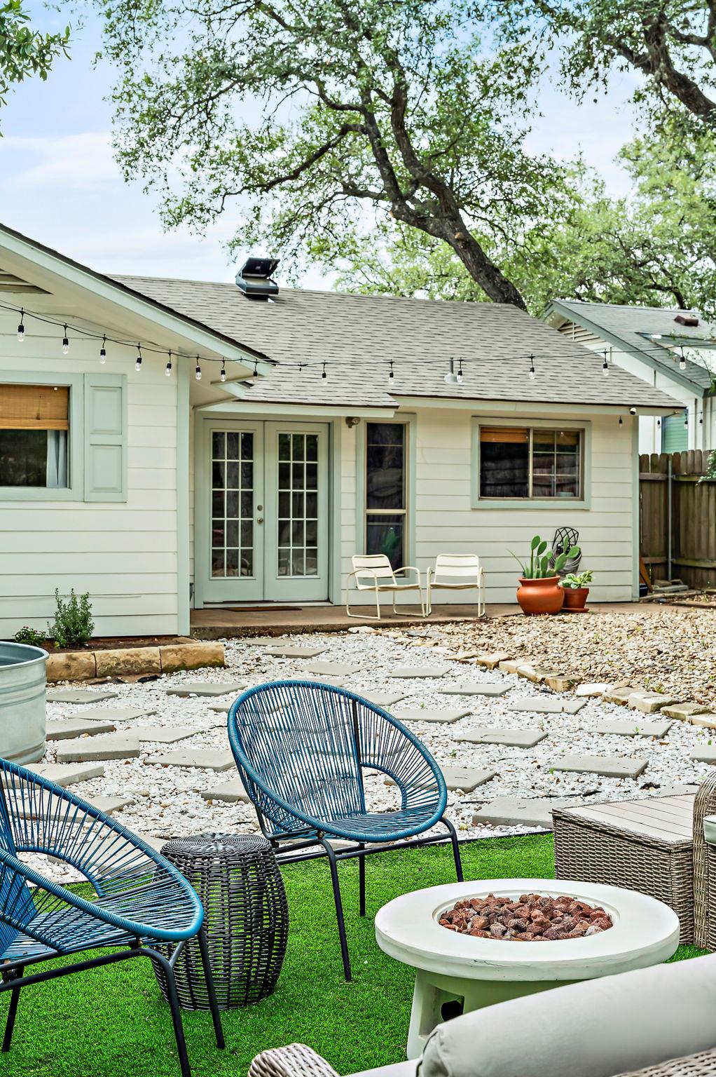 7303 Lunar Dr, Austin, TX 78745