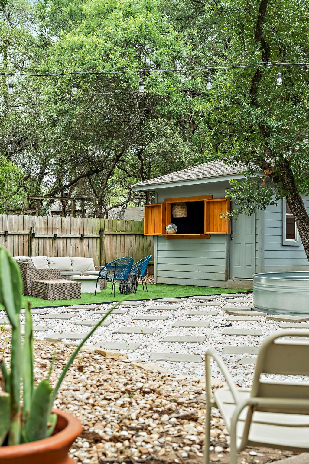 7303 Lunar Dr, Austin, TX 78745