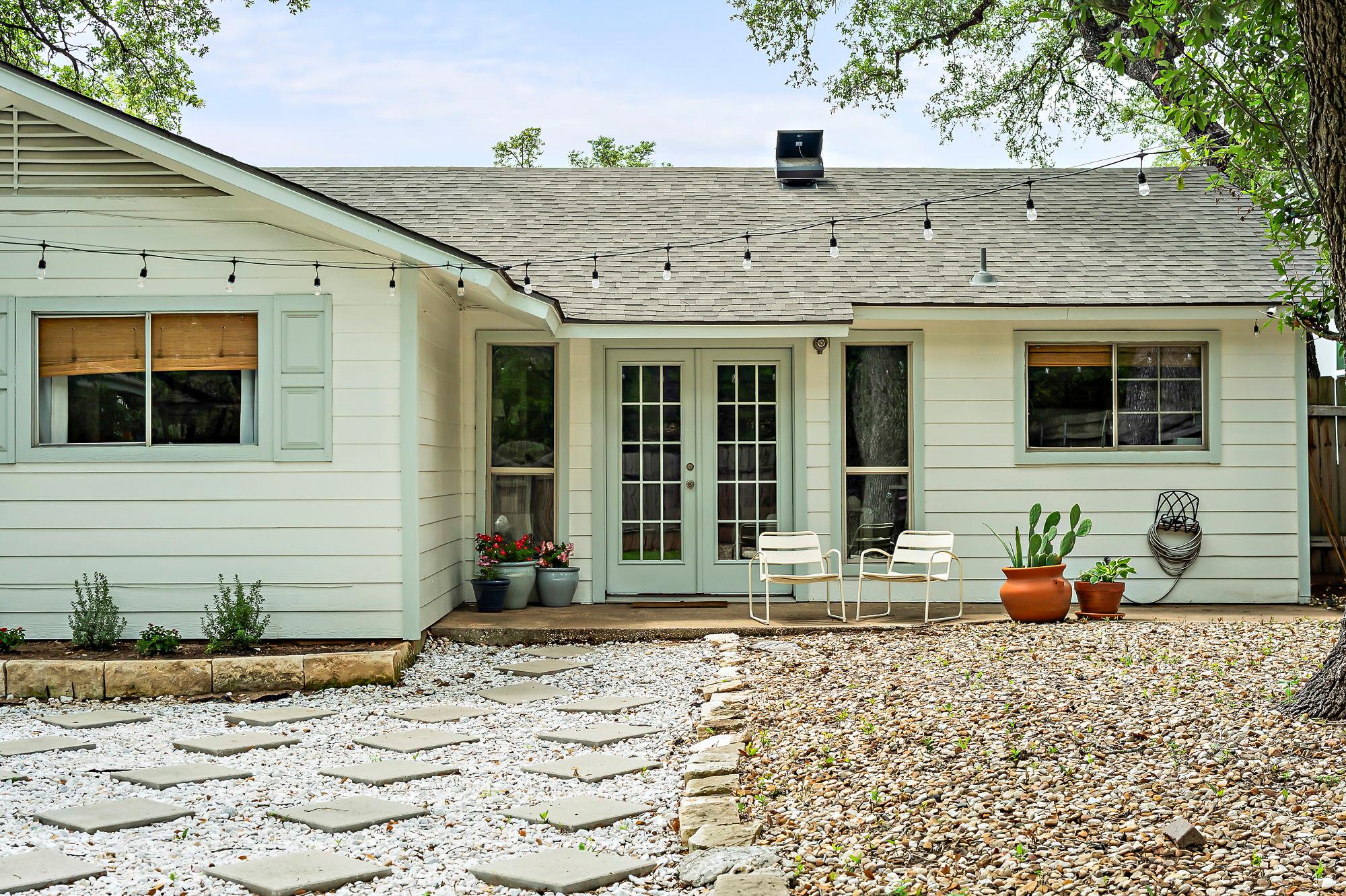7303 Lunar Dr, Austin, TX 78745
