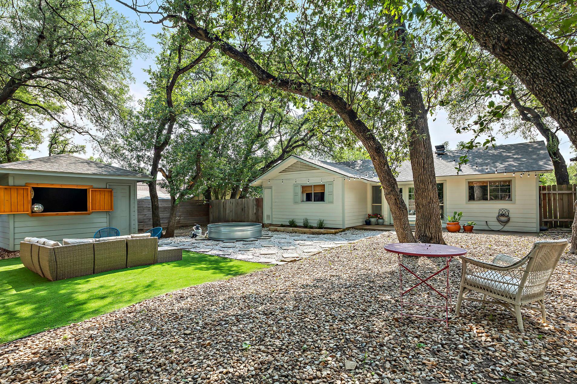 7303 Lunar Dr, Austin, TX 78745