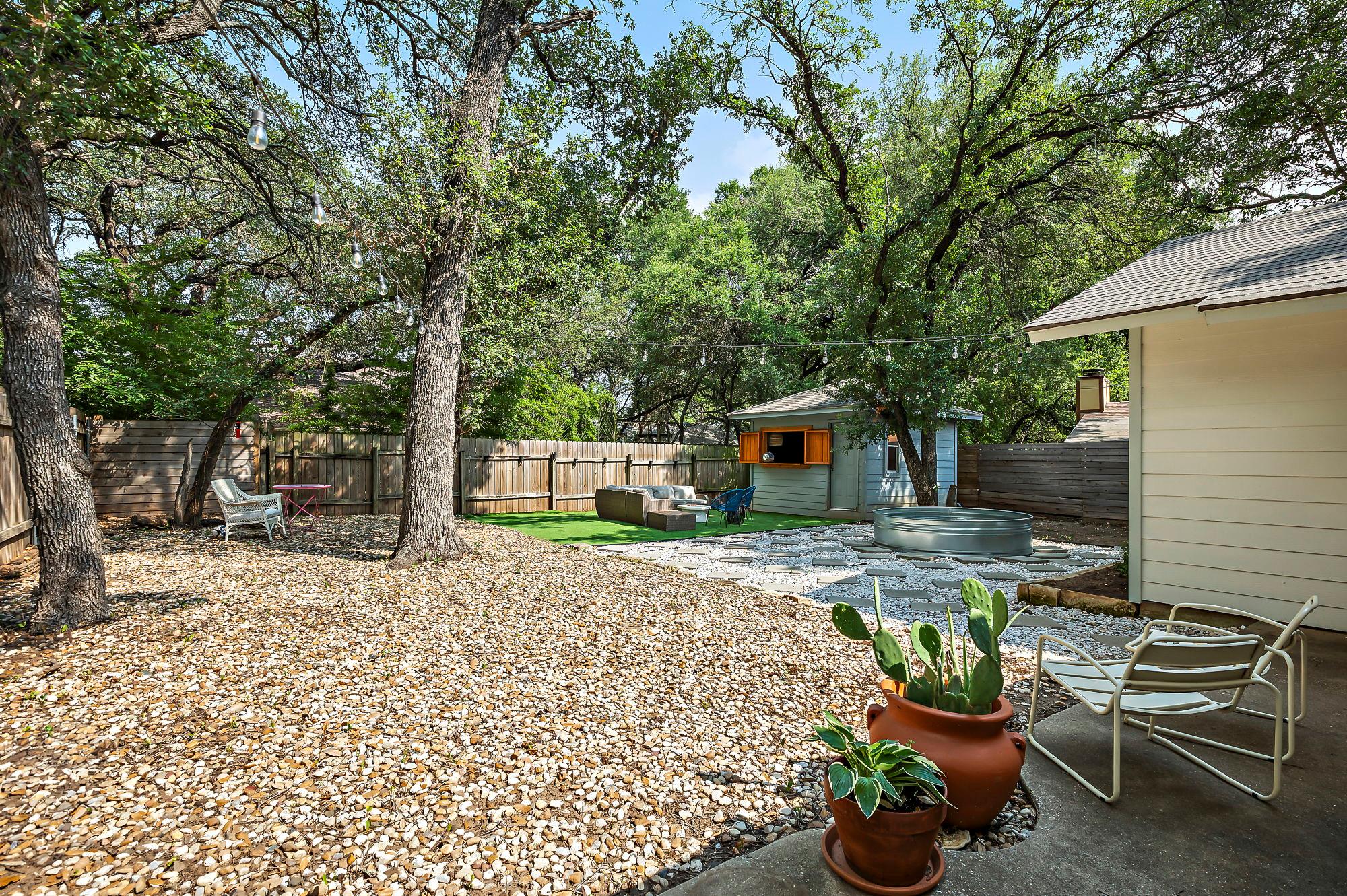 7303 Lunar Dr, Austin, TX 78745