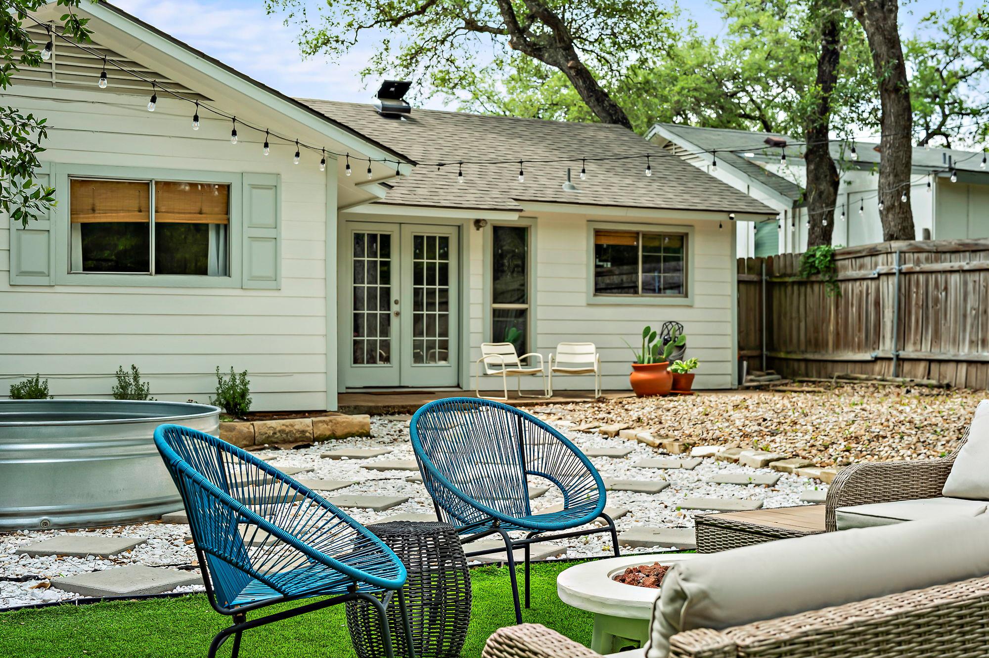 7303 Lunar Dr, Austin, TX 78745