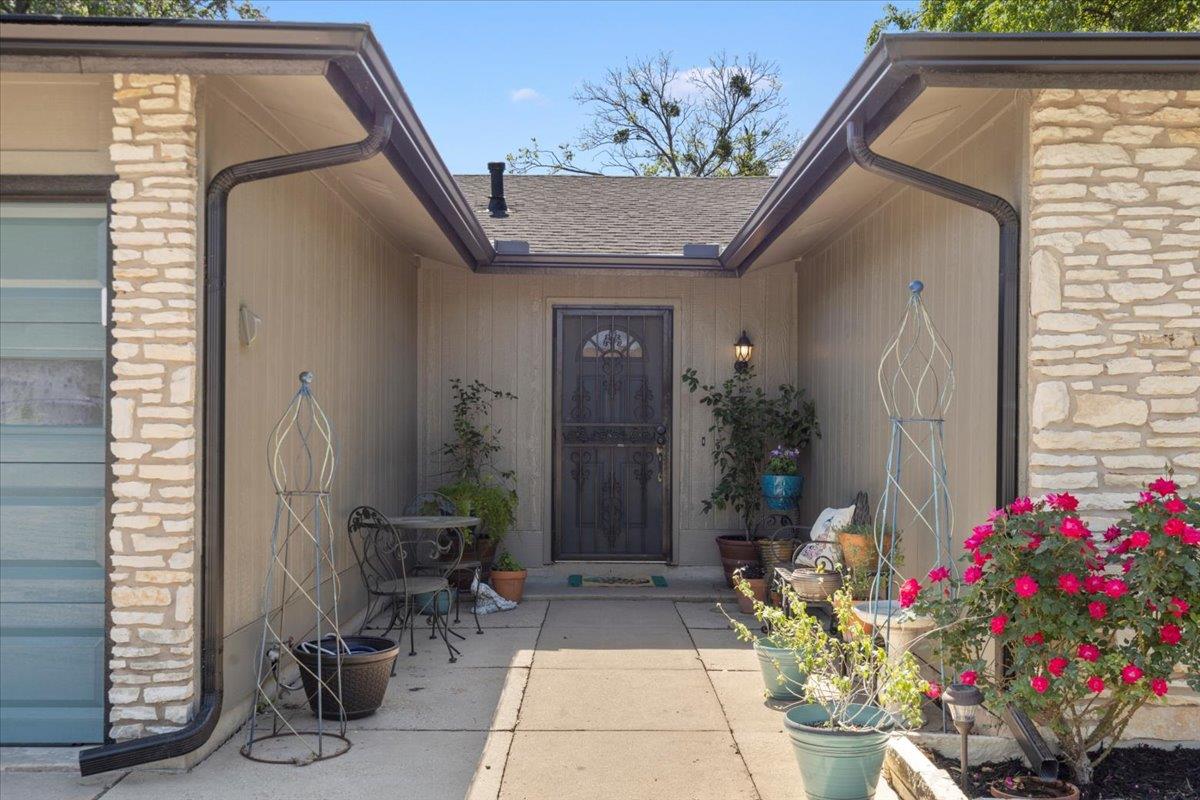 901 Pack Saddle Pass, Round Rock, TX 78681