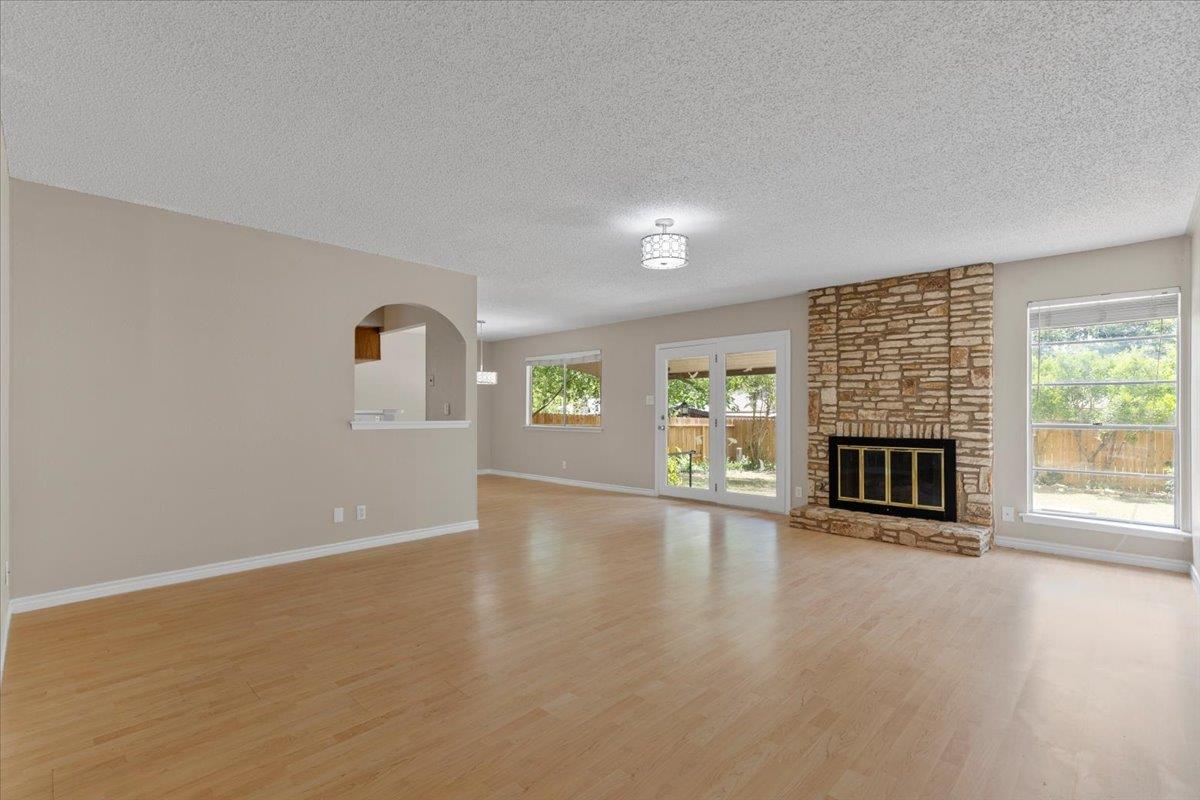 901 Pack Saddle Pass, Round Rock, TX 78681