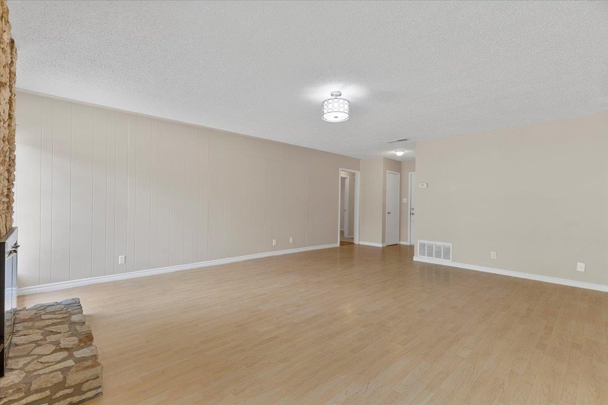 901 Pack Saddle Pass, Round Rock, TX 78681