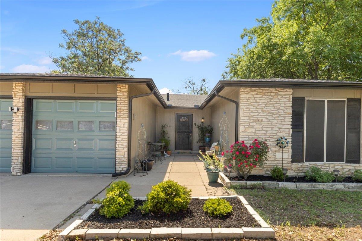 901 Pack Saddle Pass, Round Rock, TX 78681