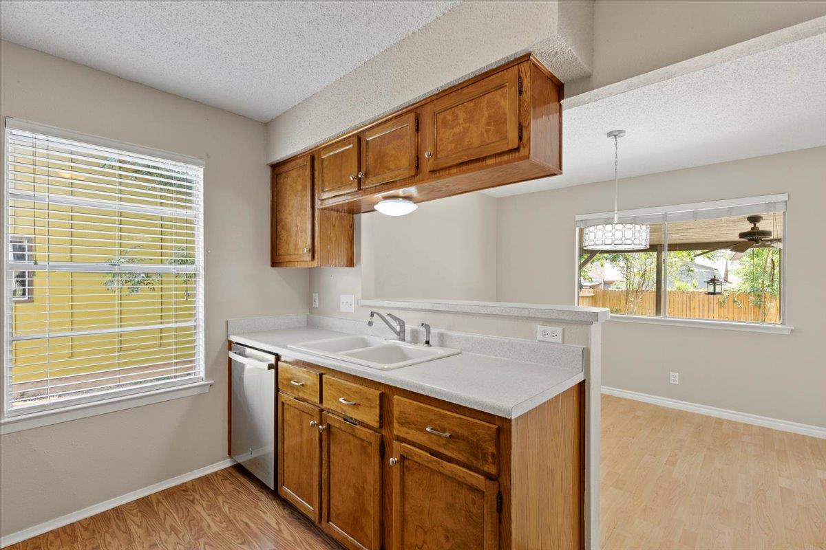 901 Pack Saddle Pass, Round Rock, TX 78681