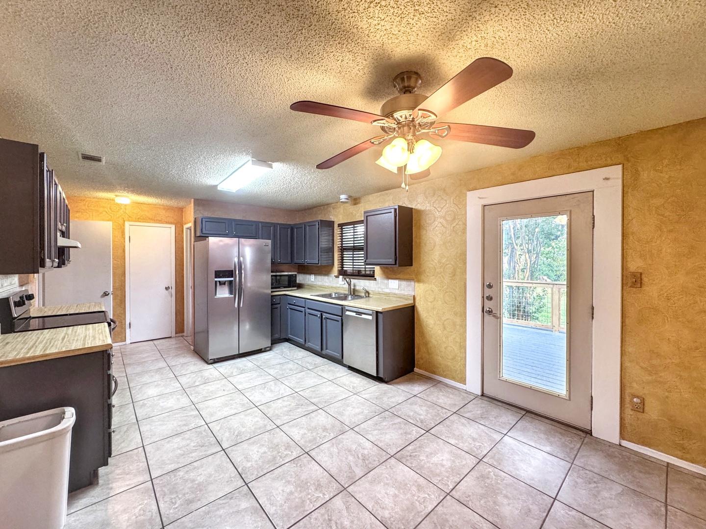 501 Ridge Dr, San Marcos, TX 78666