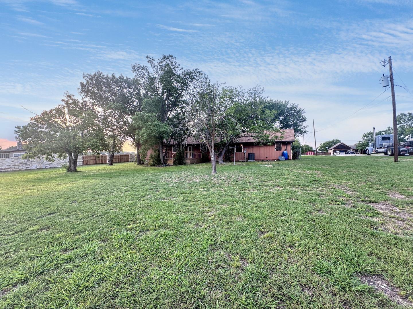 501 Ridge Dr, San Marcos, TX 78666