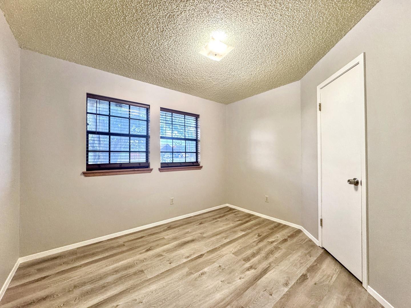 501 Ridge Dr, San Marcos, TX 78666