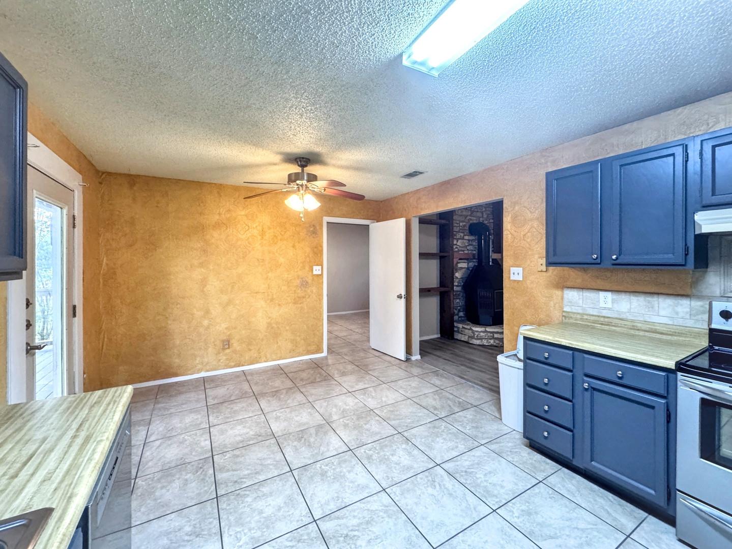 501 Ridge Dr, San Marcos, TX 78666